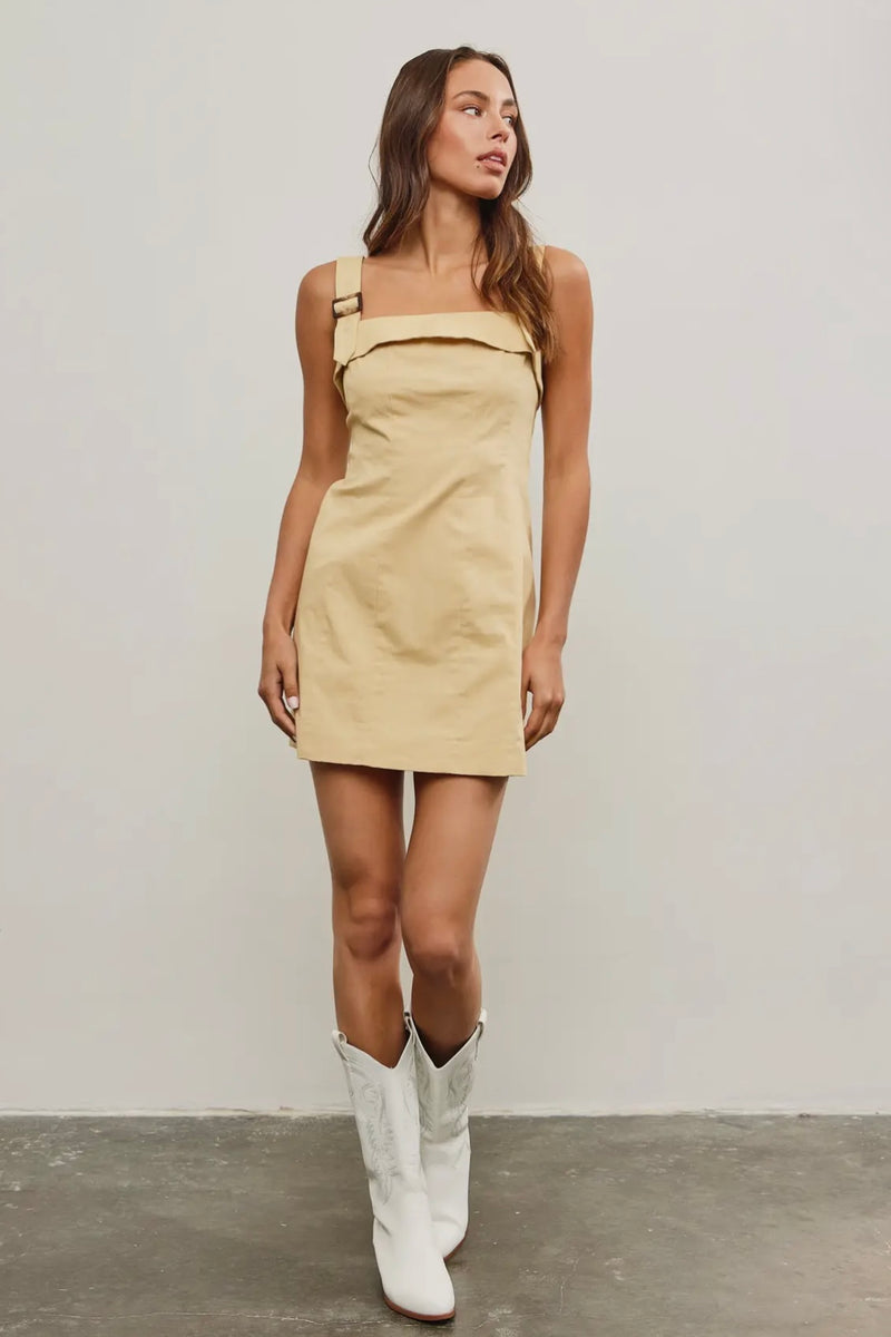 Stretched Linen Dress with Buckle Straps
