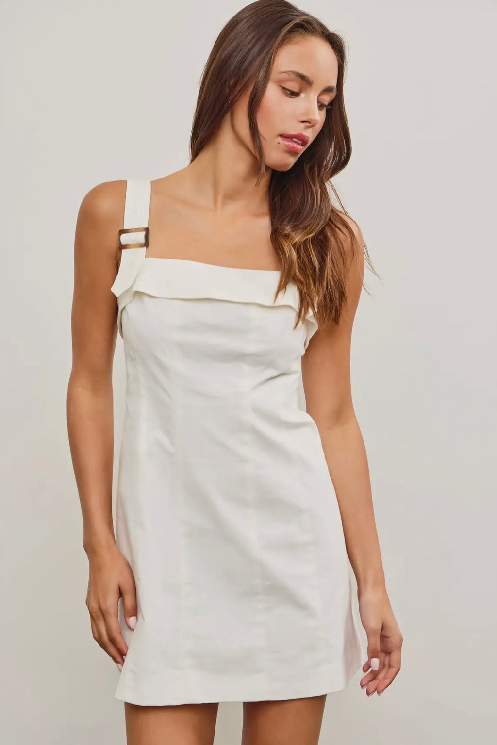 Stretched Linen Dress with Buckle Straps